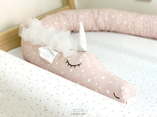 Cojín nido evolutivo desenfundable, reductor y chichonera de cuna, maxicuna, protector de cama. Modelo "UNICORNIO LEA".